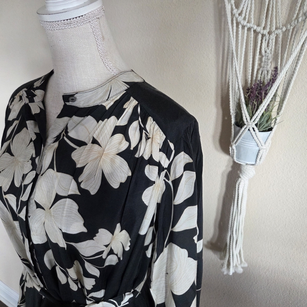 Velvet by Graham & Spencer Josepha Floral Maxi Dress Size S New Quiet Luxury - Picture 6 of 14